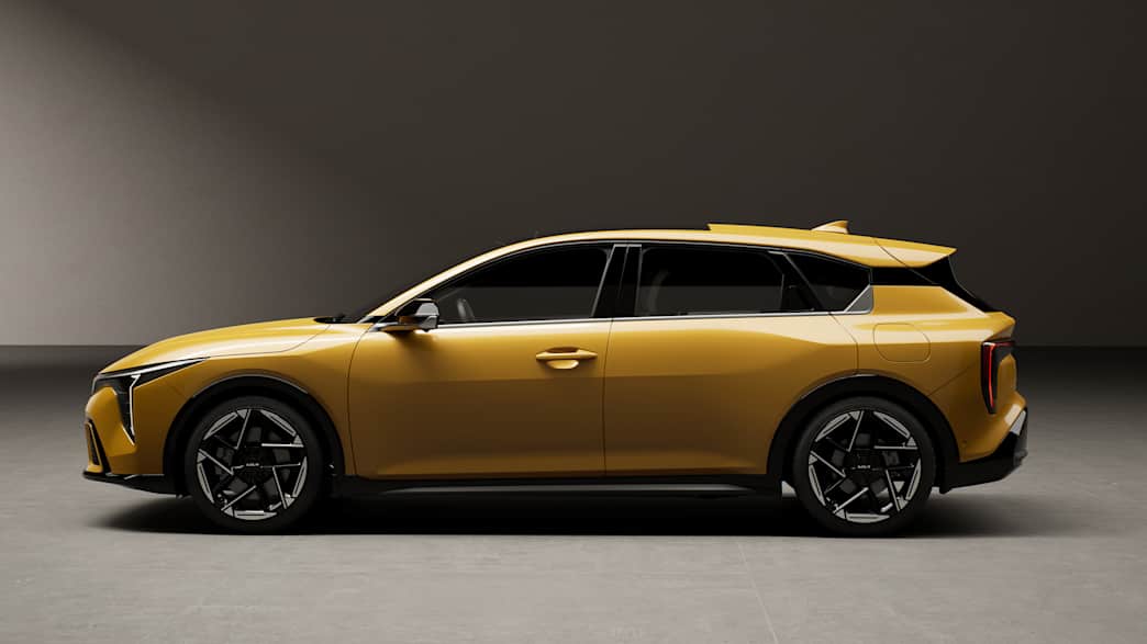 Der neue Kia K4 stehend von der Seite zu sehen