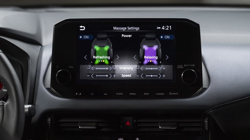 der Screen des Nissan Qashqai zeigt Varianten zur Einstellung des Sitzes
