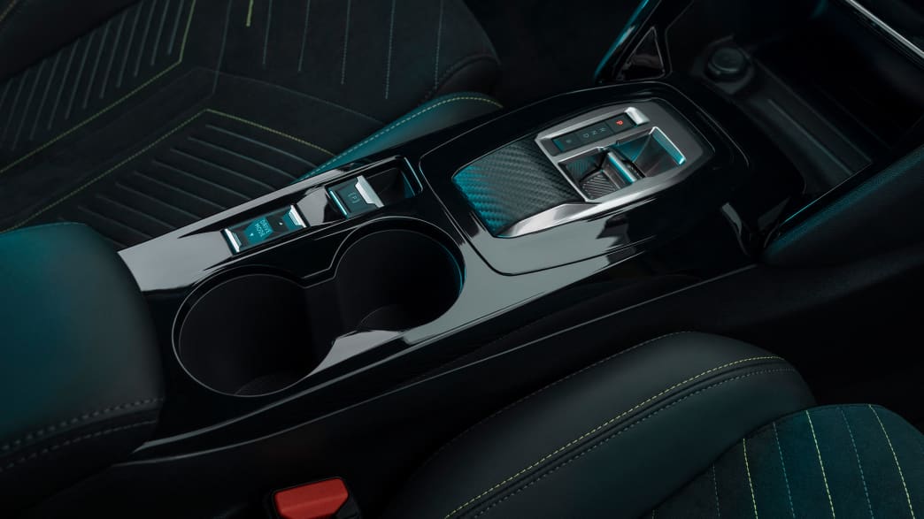 Detailaufnahme der Mittelkonsole des Peugot E 208