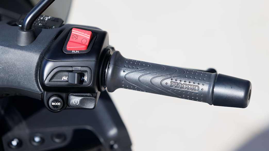 Lenkerdetail der Piaggio MP3 310 