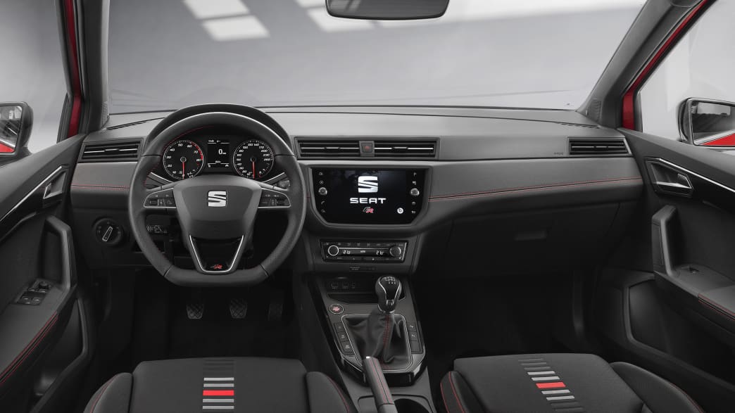 Seat Arona Cockpit