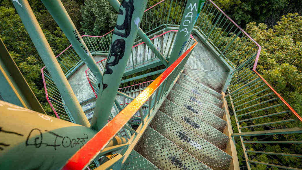 Der "Wackelturm" in Leipzig