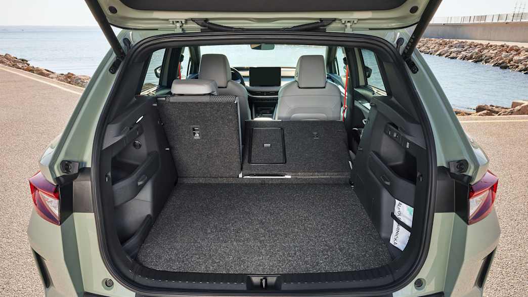 Der geöffnete Kofferraum des Skoda Elroq