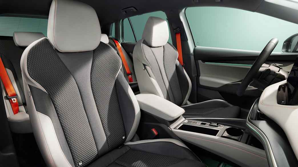 Vordersitze des Skoda Elroq