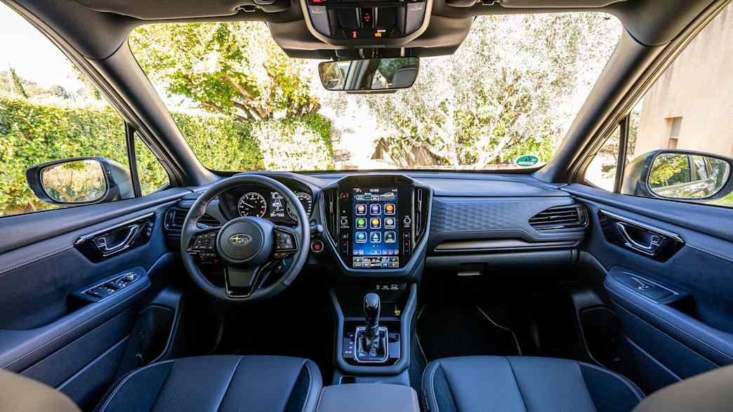 Cockpit des Subaru Forester