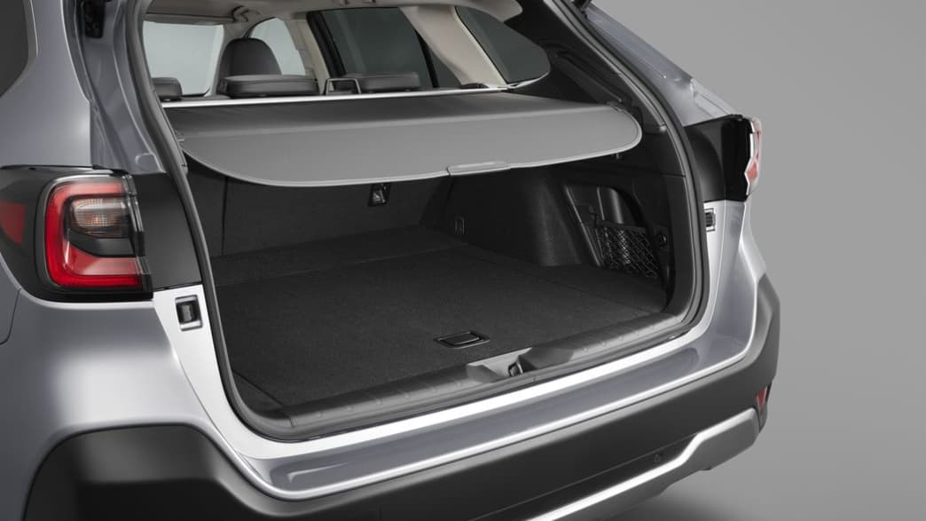 Der geöffnete Kofferraum eines Subaru Outback 2.5i