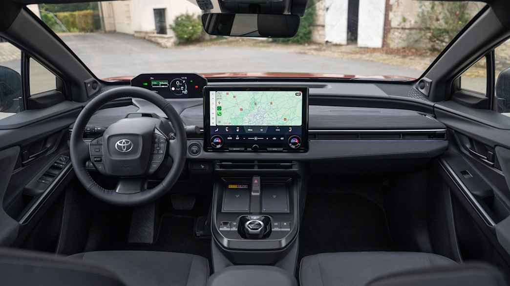 Cockpit des Toyota C-HR+