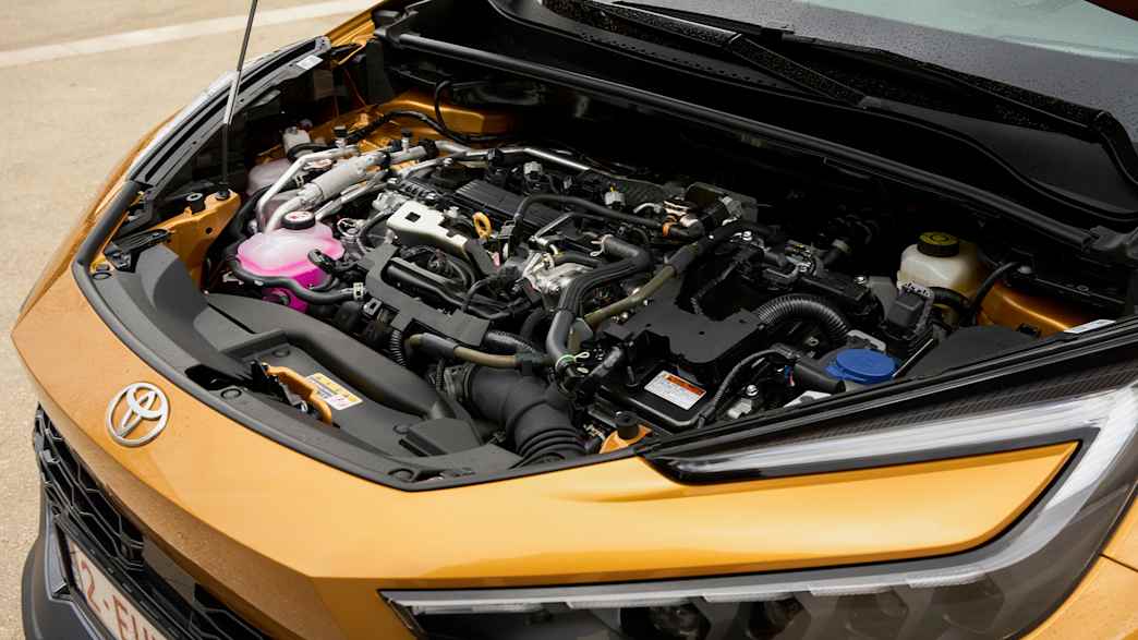 Aufnahme des Motorraumes Toyota C-HR