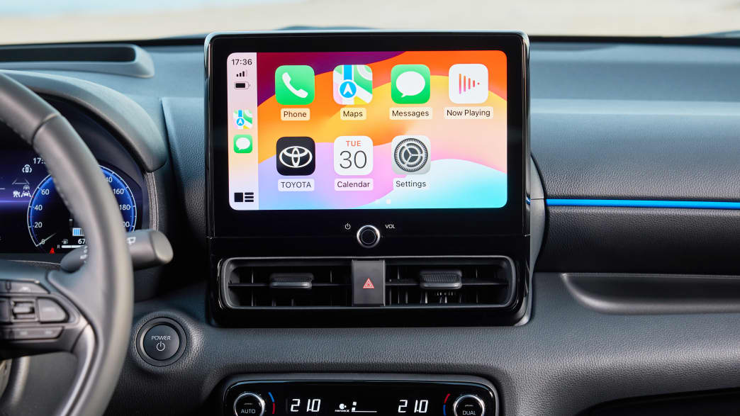 Innenaufnahme des Toyota Yaris mit seinem Display