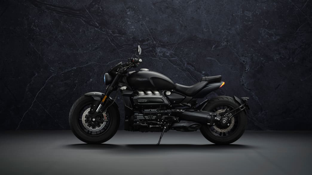 Aufnahme der Triumph Rocket 3R seitlich stehend