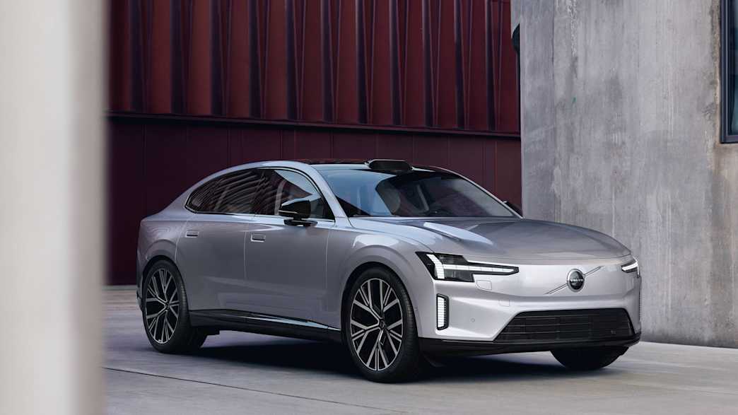 Front und Seitenansicht eines stehenden Volvo ES90