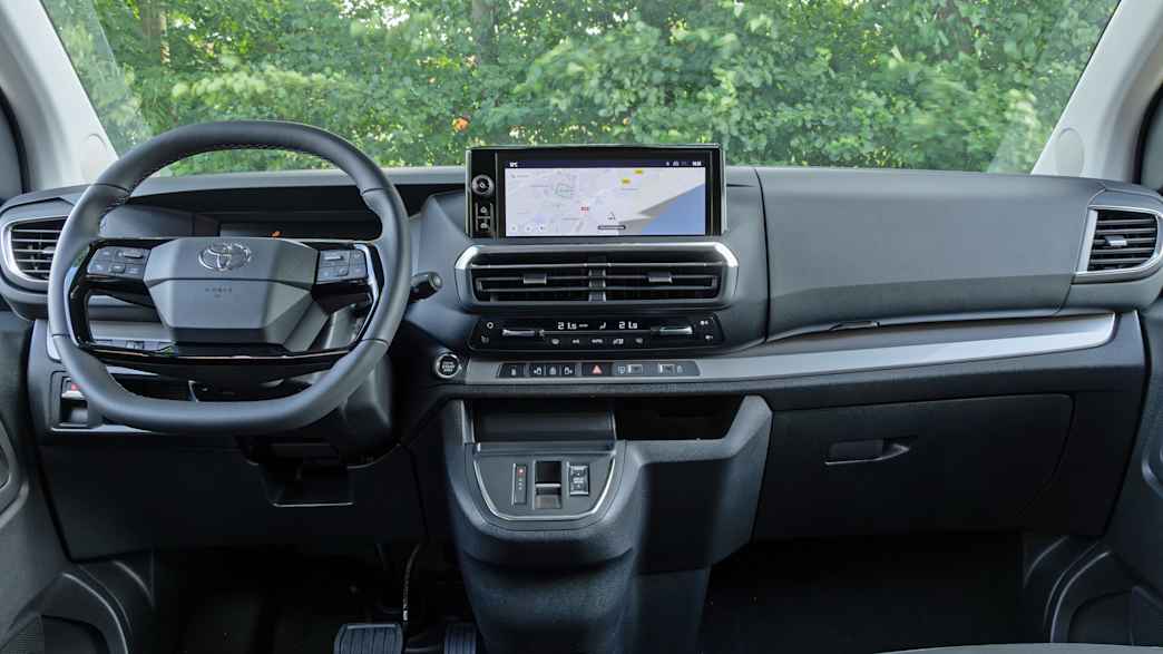 Cockpit des Toyota Proace