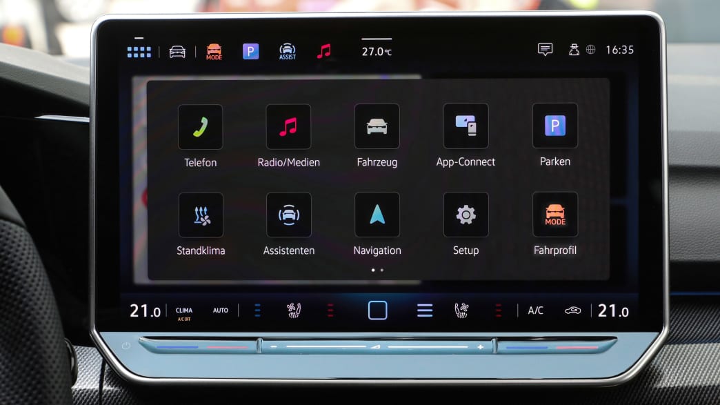 Display im VW Golf nach Facelift