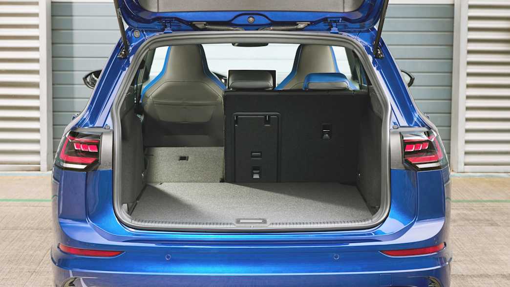 Blick in den Kofferraum des VW Golf Variant