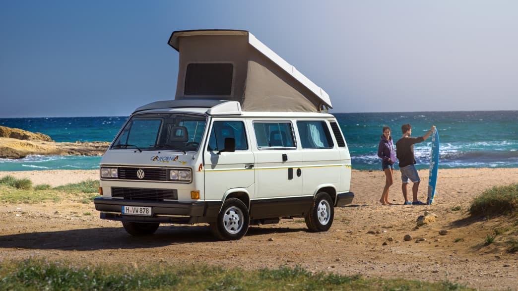 VW T3 California stehend am Strand