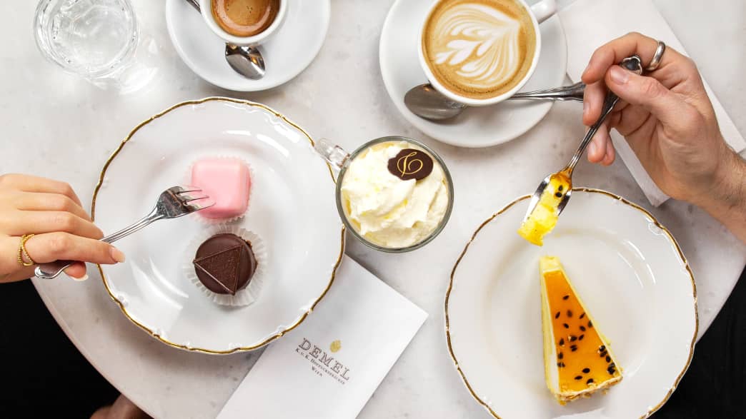Kaffee und Torten im Cafe Demel in Wien