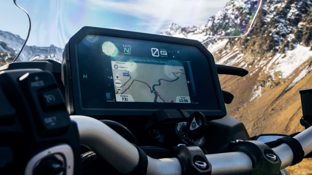 Detailaufnahme des Bordcomputer der Yamaha Niken Gt
