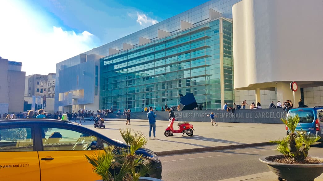Das Museum für zeitgenössische Kunst in Barcelona: Museum of Contemporary Art or Museu d'Art Contemporani de Barcelona