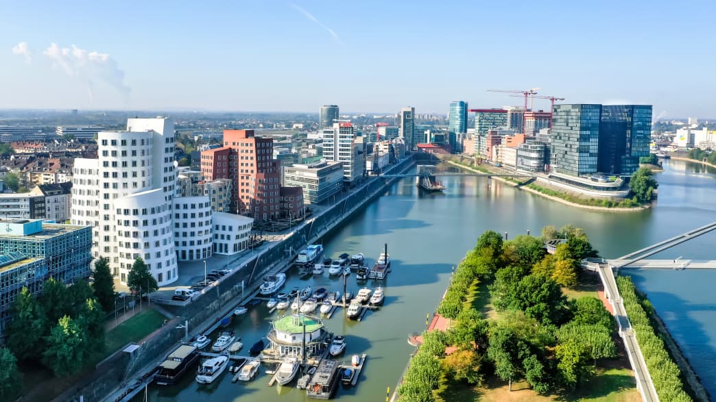 Die berühmten Gehry-Bauten im Medienhafen von Düsseldorf