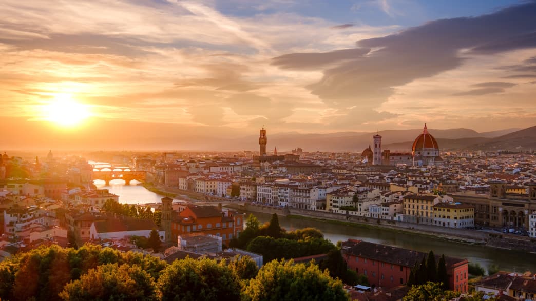 Blick auf Florenz von der Piazzale Michelangelo bei Sonnenuntergang