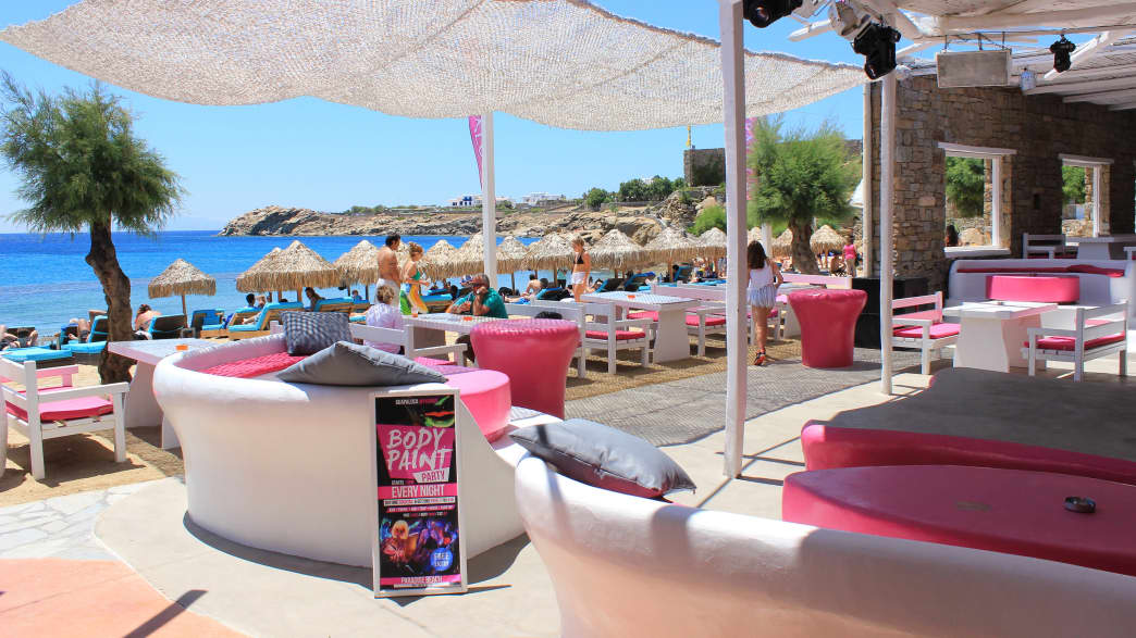 eine Beach Bar auf Mykonos