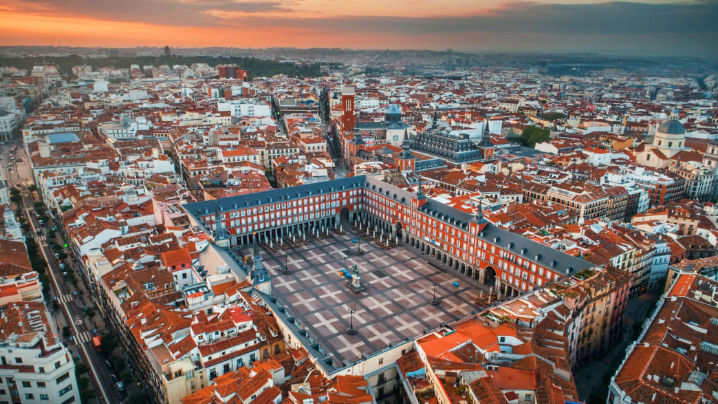 Luftaufnahme des Plaza Mayor in Madrid
