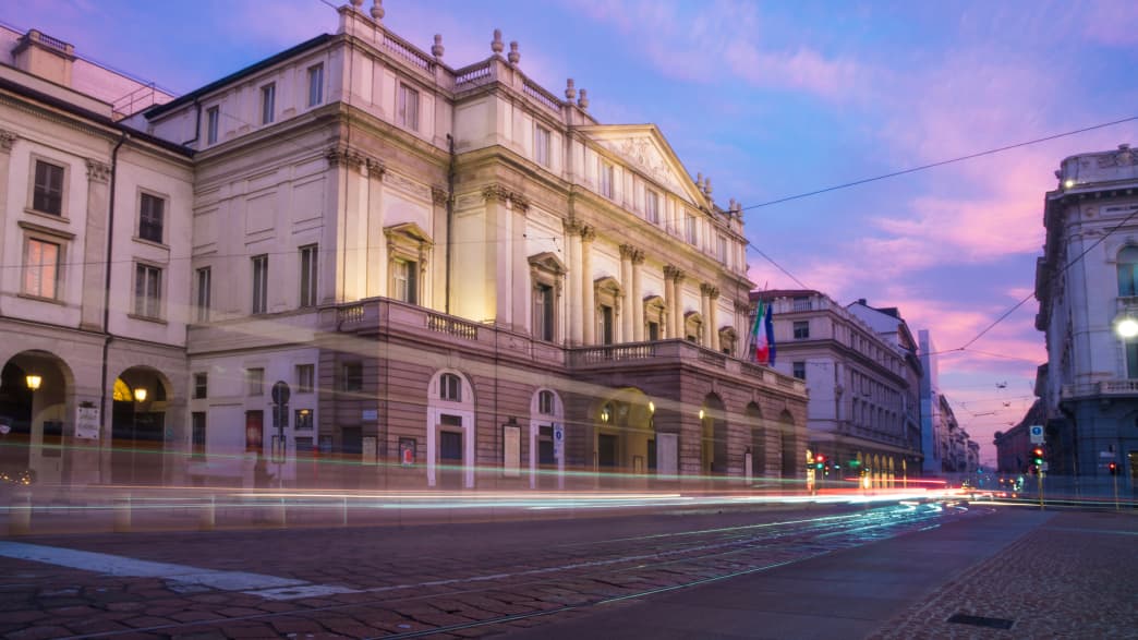 Das Teatro alla Scala in Mailand bei Sonnenaufgang