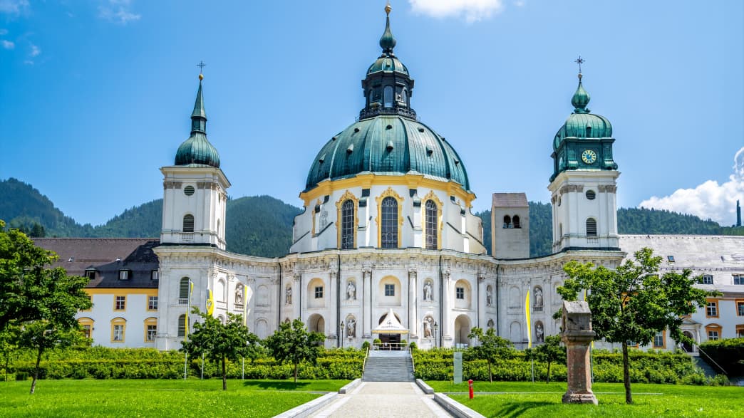 Blick auf das Kloster Ettal