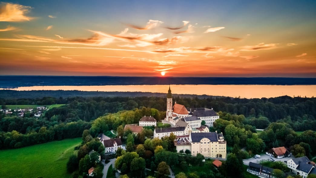 Sonnenuntergang am Kloster Andechs