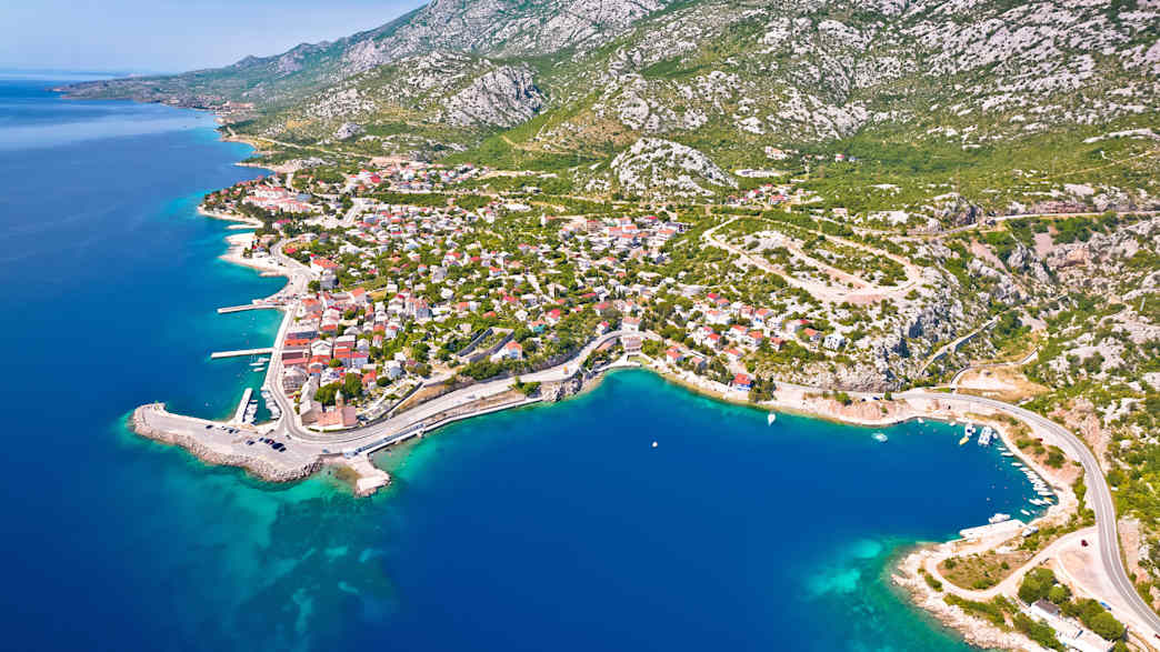 Blick aus der Luft auf die Stadt Kalobag in Kroatien