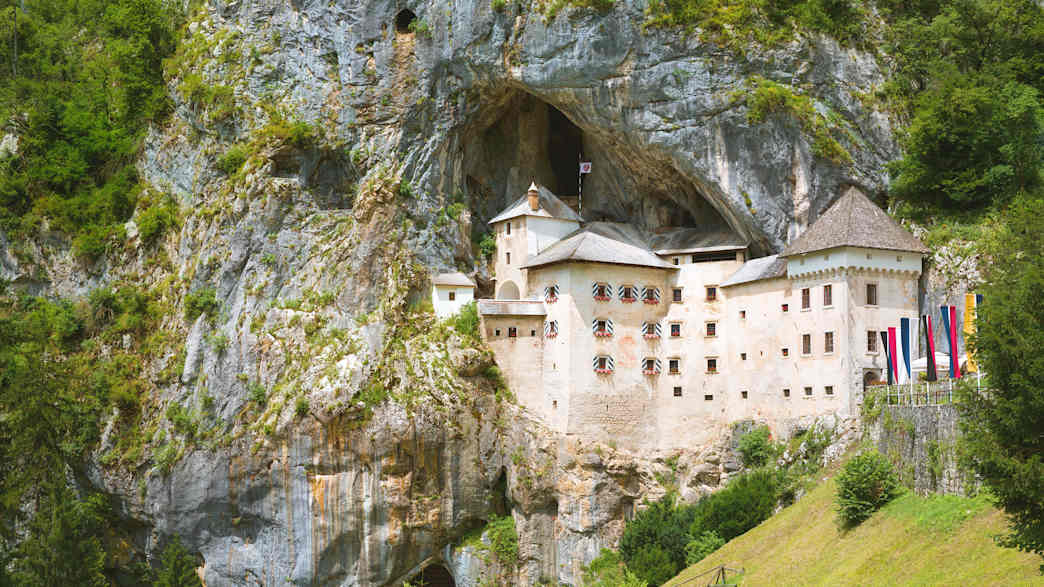 Burg Predjama in Slowenien