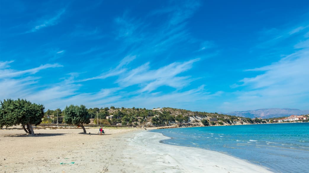 Schöner goldener Strand bei Cesme in der Türkei