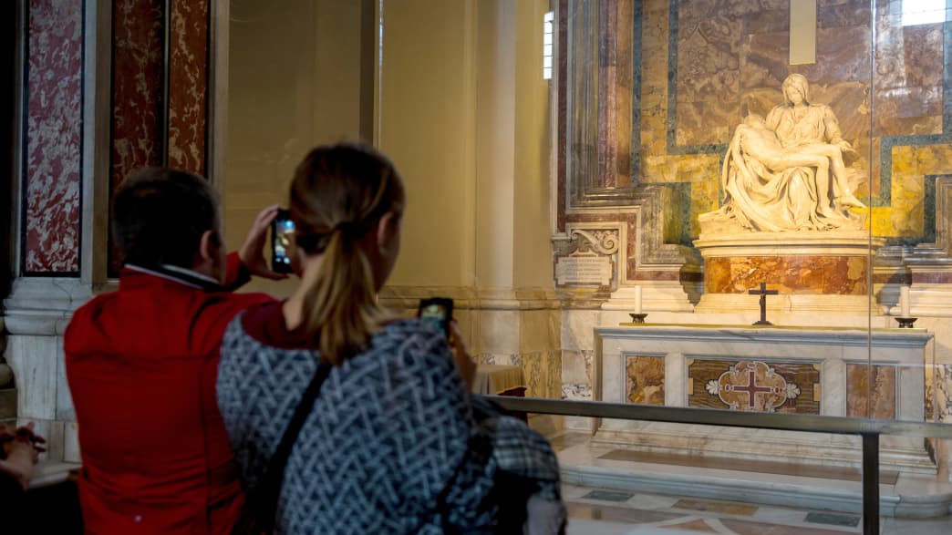 Michelangelos Pietá im Petersdom in Rom