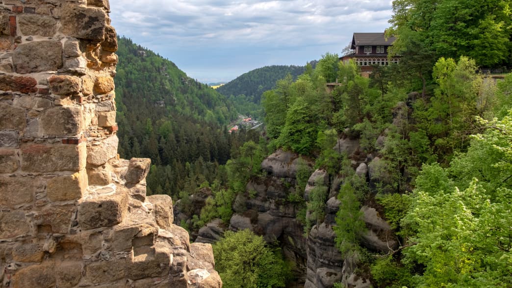 Blick auf den Berggasthof Oybin im Zittauer Gebirge