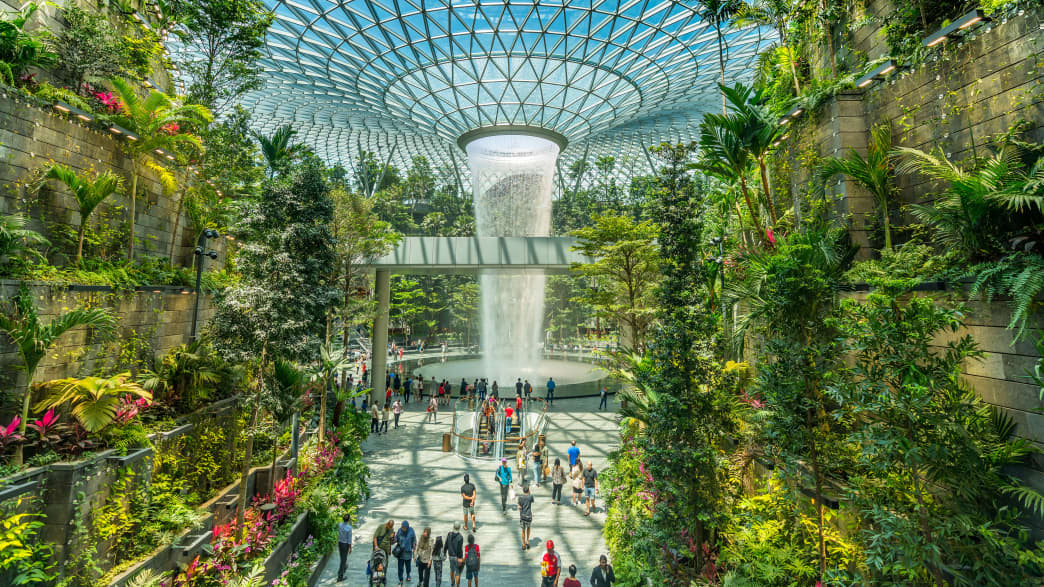 Der Wasserfall im Changi Airport Center