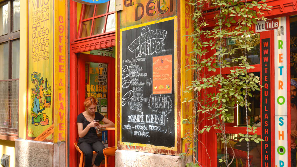 Bar in der Kazinczy Utca in Budapest