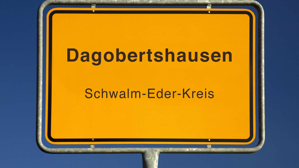 Gelbes Ortsschild von Dagobertshausen