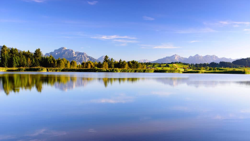 Panoramalandschaft im Allgäu mit Forggensee