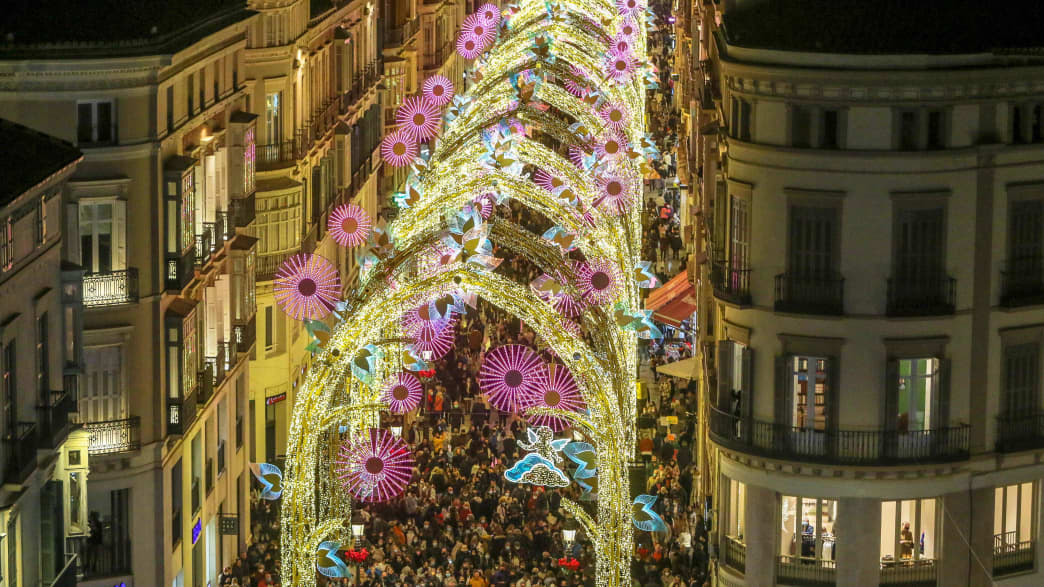 Malaga und ihre Calle Larios ist einer der charmantesten Orte, um die Weihnachtsbeleuchtung zu genießen