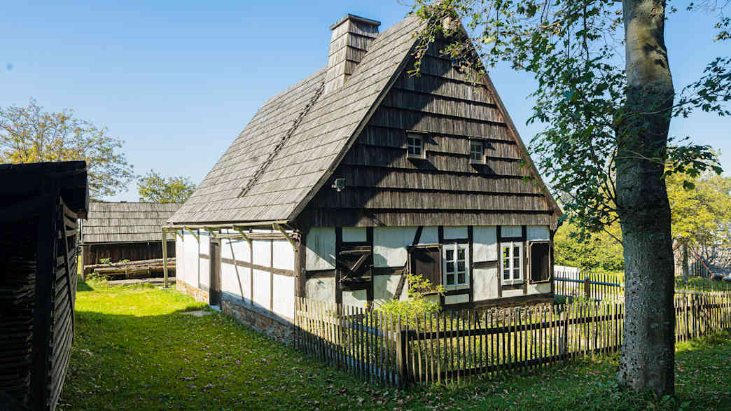 Ein historisches Bauwerk im Freilichtmuseum Seiffen