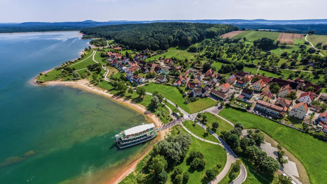 Luftaufnahme des Brombachsees mit der MS Brombachsee