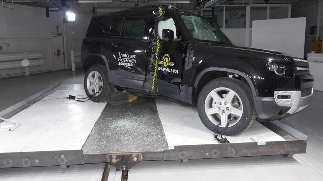 Land Rover Defender 90 D300 X AWD Automatik (01/21 - 05/24): Technische ...