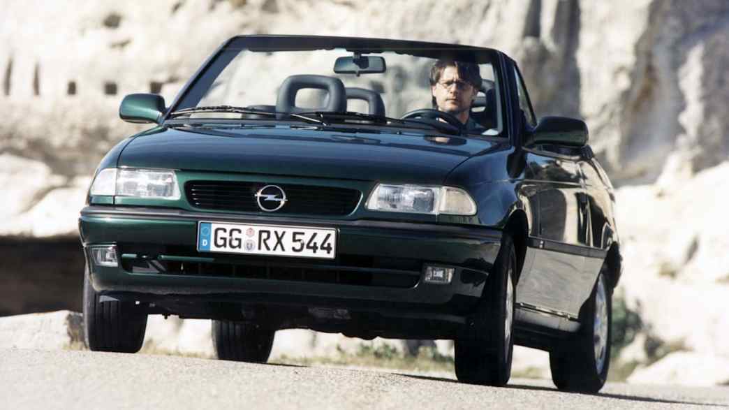 Opel Astra Cabrio 1.8 16V Bertone Edition (01/95 - 07/99) 1 Opel Astra Cabrio 1.8 16V Bertone Edition (01/95 - 07/99) 1