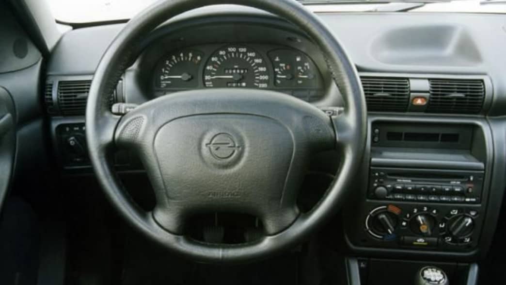 Opel Astra Caravan 1.4 Club (08/94 - 06/96) 4 Opel Astra Caravan 1.4 Club (08/94 - 06/96) 4