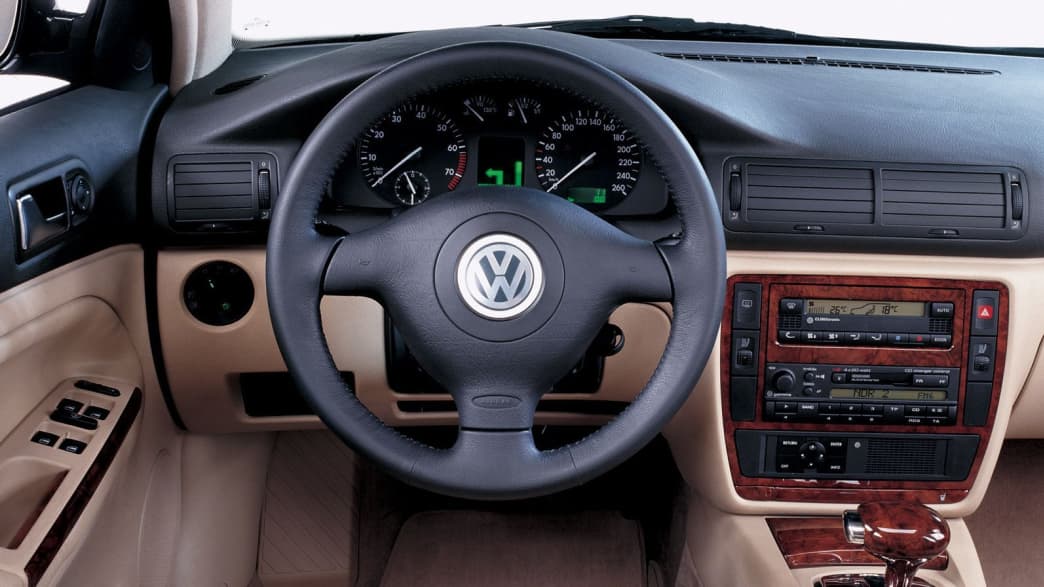 VW Passat Variant 1.9 TDI Trendline 4MOTION (01/00 - 09/00) 4 VW Passat Variant 1.9 TDI Trendline 4MOTION (01/00 - 09/00) 4