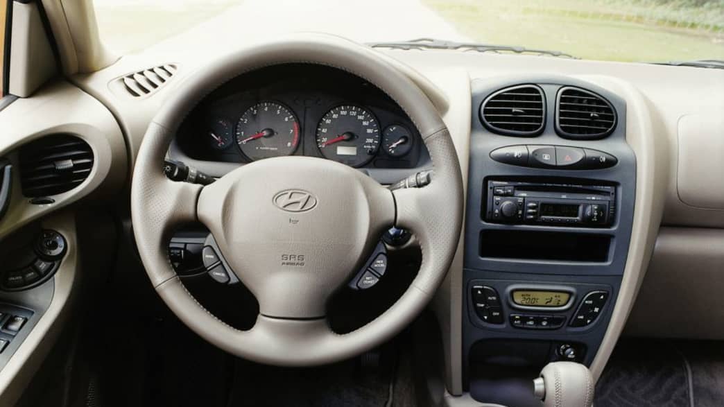 Hyundai Santa Fe 2.7 V6 GLS 4WD Automatik (02/01 - 11/04) 5 Hyundai Santa Fe 2.7 V6 GLS 4WD Automatik (02/01 - 11/04) 5