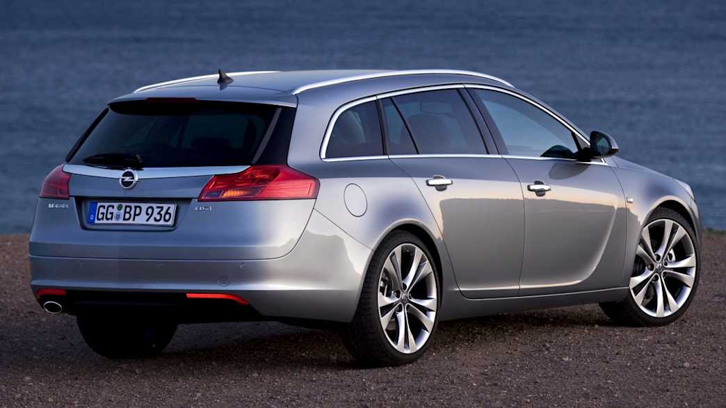 Opel Insignia Sports Tourer 2.0 Turbo Design Edition 4x4 (12/10 - 08/11) 4 Opel Insignia Sports Tourer 2.0 Turbo Design Edition 4x4 (12/10 - 08/11) 4