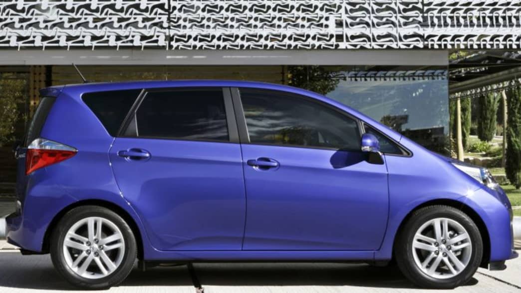 Toyota Verso-S 1.33 Start&Stop Life (03/11 - 07/14) 3 Toyota Verso-S 1.33 Start&Stop Life (03/11 - 07/14) 3