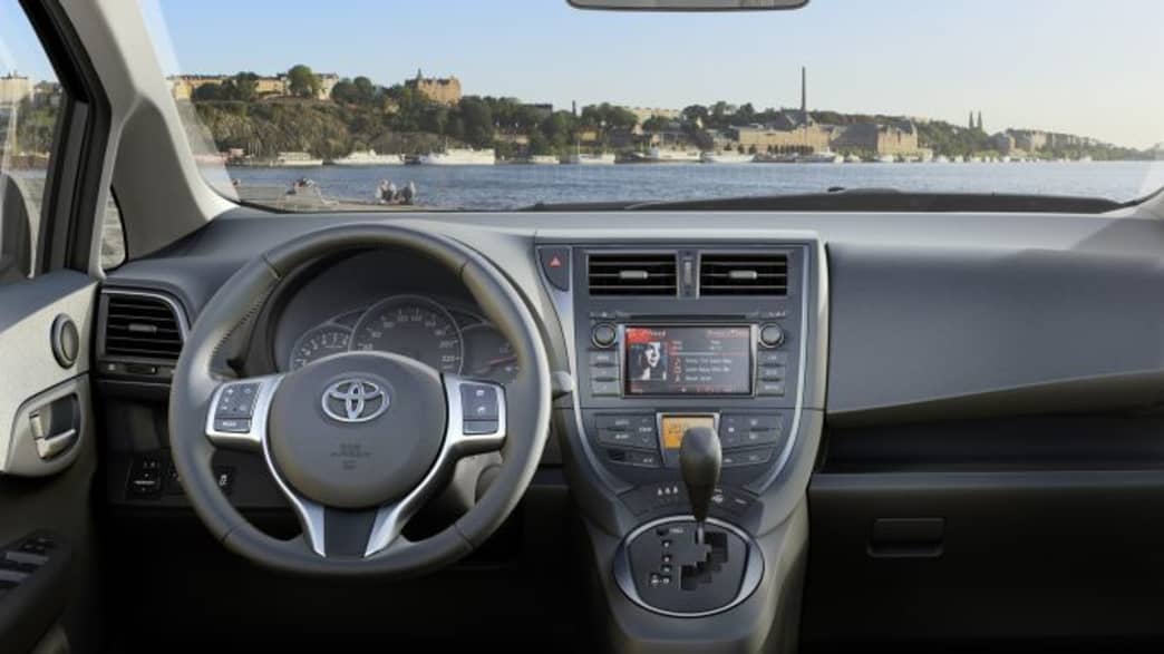 Toyota Verso-S 1.33 Start&Stop Life (03/11 - 07/14) 5 Toyota Verso-S 1.33 Start&Stop Life (03/11 - 07/14) 5