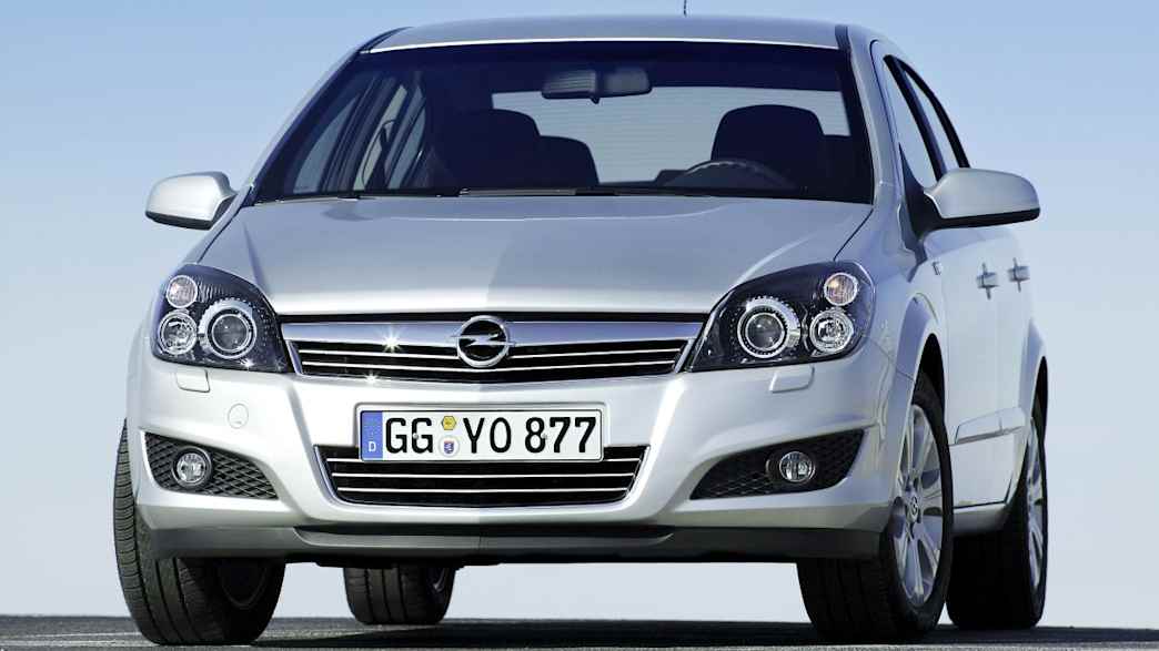 Opel Astra 1.6 Edition Easytronic (10/08 - 06/10) 2 Opel Astra 1.6 Edition Easytronic (10/08 - 06/10) 2